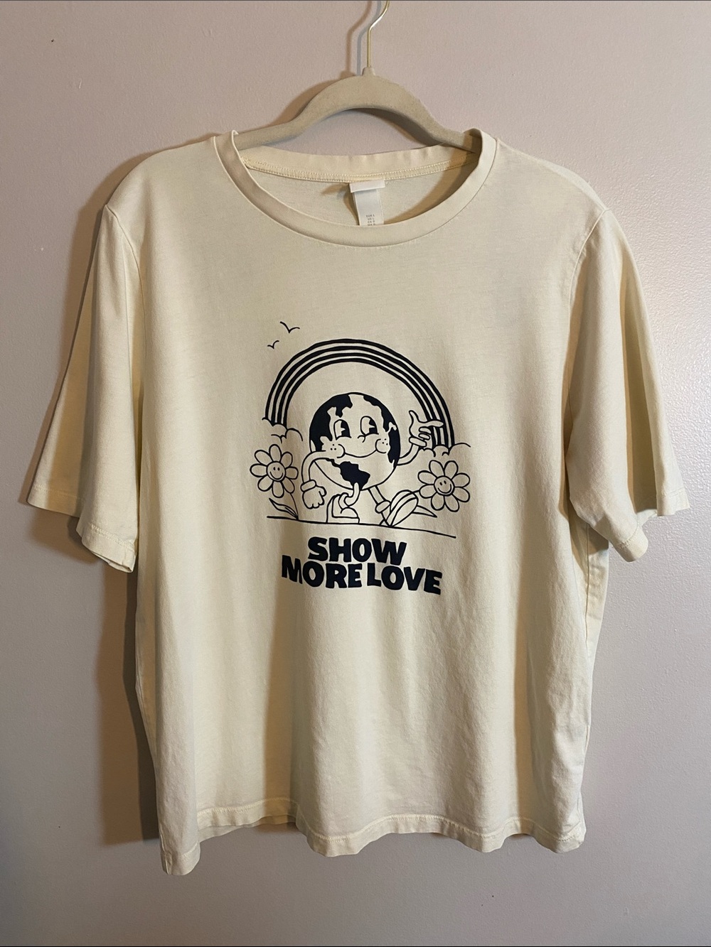 H&M Earth Tee Show More Love Graphic Cream & Black Large Cotton